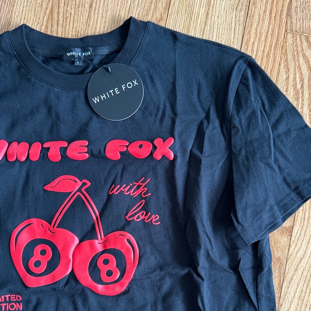 White Fox 8 cherry tee NWT